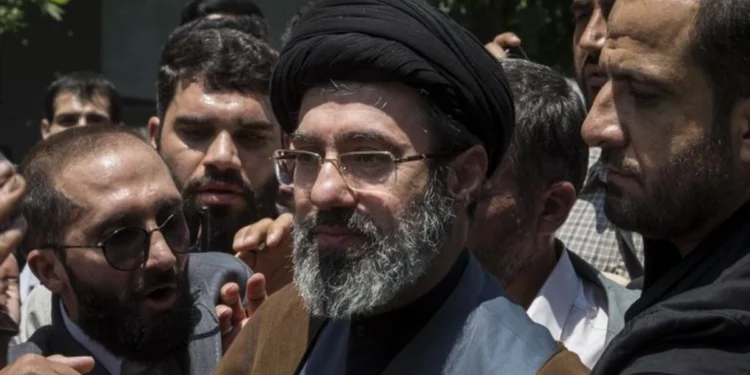 Müctəba Xameneinin atasından xəbərsiz addımı gündəm oldu