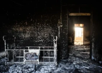 Anasının çörək bişirmək üçün evdə tək qoyub getdiyi körpə yatdığı yerdə yanaraq öldü