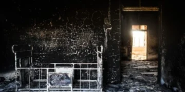 Anasının çörək bişirmək üçün evdə tək qoyub getdiyi körpə yatdığı yerdə yanaraq öldü