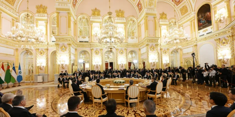 İlham Əliyev Moskvada MDB Dövlət Başçıları Şurasının geniş tərkibdə iclasında iştirak edib