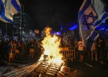 Etirazçılar Netanyahunun Qüdsdəki iqamətgahına doğru irəliləyir – VİDEO