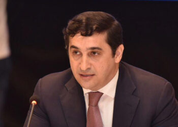 Prezident Fərid Əhmədova rütbə verdi