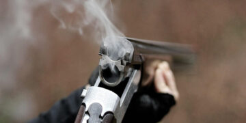 Lənkərana anasının ilinə gedən kişi güllələndi