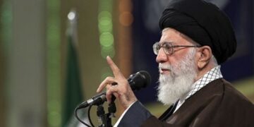 Xameneyi sükutu pozdu: Əsədi bu üç ölkə yıxdı