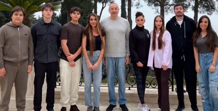 Prezidentin ailəsi ilə yeni fotosu