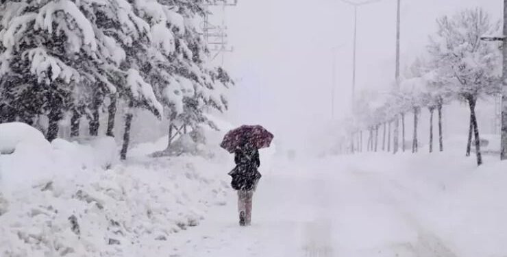 Azərbaycana qar yağır – Yağıntılı hava şəraiti bu tarixədək davam edəcək