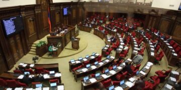 Bakı bu şəxsləri bizdən tələb edəcək – Xaçatryan