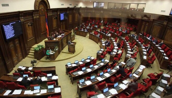 Bakı bu şəxsləri bizdən tələb edəcək – Xaçatryan