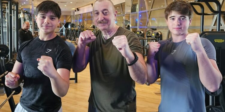 Prezident nəvələri ilə idman zalında – Fotolar