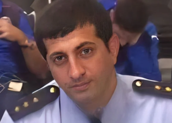 Ölkəyə 41 qızıl külçə keçirən məmur hakim qarşısında