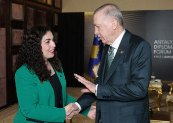 “Türkcəni gah öyrənirsən, gah unudursan…” – Ərdoğan Kosovo prezidentinə