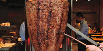 Kütləvi zəhərlənməyə səbəb olan dönərxana ilə bağlı – Rəsmi açıqlama