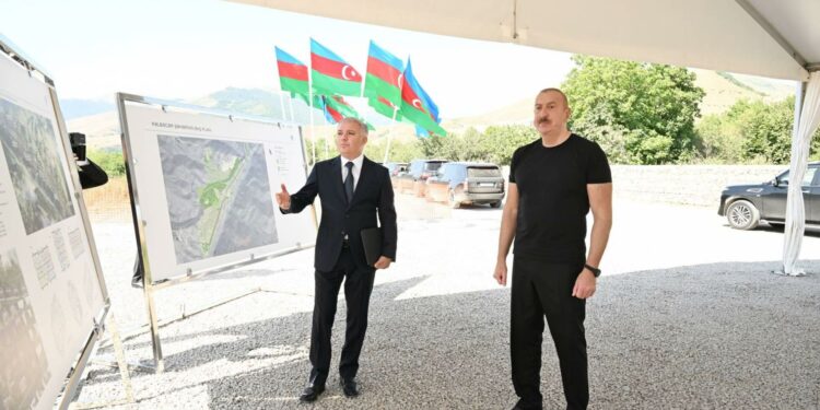 Kəlbəcər şəhərində 3-cü yaşayış kompleksinin təməli qoyuldu – YENİLƏNDİ