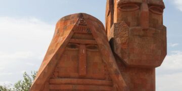 Xankəndidəki abidə ilə bağlı deputatdan çağırış – “Sökülməlidir!”