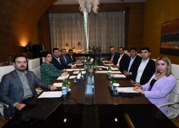 Ermənilər Bakıda Hikmət Hacıyevlə görüşdülər – FOTOLARErmənilər Bakıda Hikmət Hacıyevlə görüşdülər – FOTOLAR