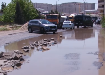 “Tıxacın sonu görünmür, yolu düzəldən yoxdur, bezmişik”