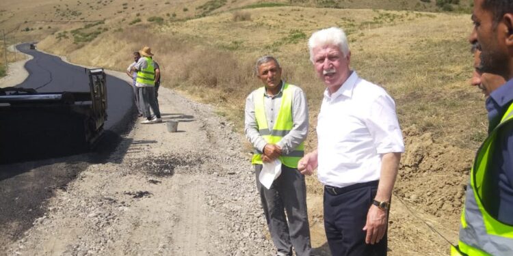 Cəlilabad Rayon İcra Hakimiyyətinin başçısı Rafiq Cəlilov Zəhmətabad–Soltankənd avtomobil yolunda aparılan  işlərinin gedişi ilə yerində tanış olub