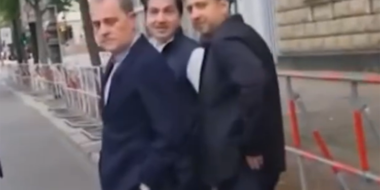Hikmət Hacıyev və Ceyhun Bayramov təxribatçı suallara belə cavab verdi – Video