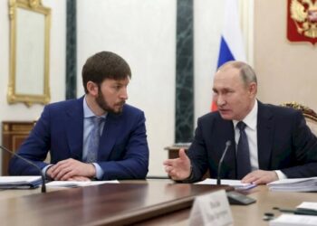 Putinin köməkçisi Azərbaycana gəldi – FOTOLAR