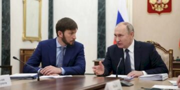 Putinin köməkçisi Azərbaycana gəldi – FOTOLAR