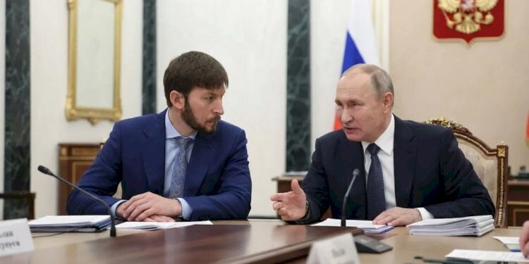 Putinin köməkçisi Azərbaycana gəldi – FOTOLAR