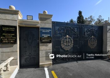 2-saylı C-Çəkmə müəsisəsinin məhkumu Prdzident köməkçisindən kömək istəyir.