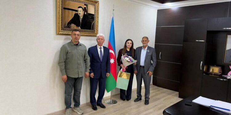 Cəlilabad Rayon İcra Hakimiyyətinin başçısı Vətən Müharibəsi Qəhrəmanı, şəhid kapitan Rəşad Abdullayevin ailə üzvlərini qəbul edib